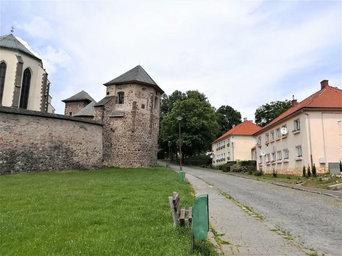 Pod Zámkom Apartman Körmöcbánya Kültér fotó